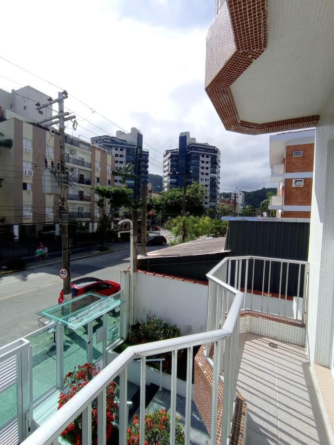 Apartamento Com Estacionamento, Wi-Fi, Ar Condicionado A 300 Metros Da Praia Da Enseada No Guaruja. 外观 照片