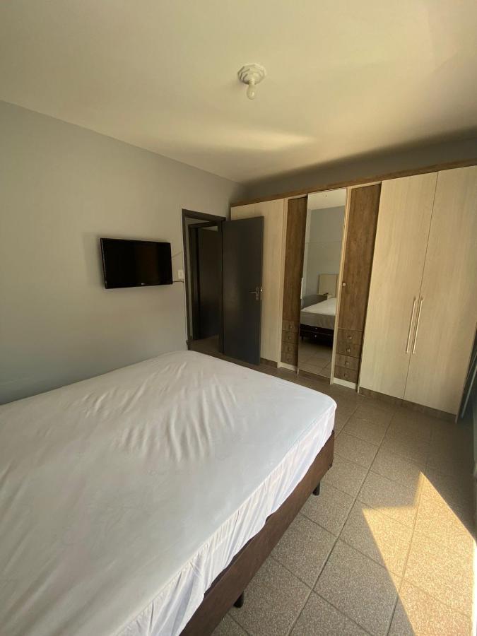 Apartamento Com Estacionamento, Wi-Fi, Ar Condicionado A 300 Metros Da Praia Da Enseada No Guaruja. 外观 照片
