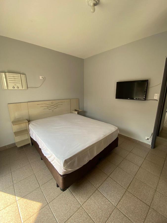Apartamento Com Estacionamento, Wi-Fi, Ar Condicionado A 300 Metros Da Praia Da Enseada No Guaruja. 外观 照片