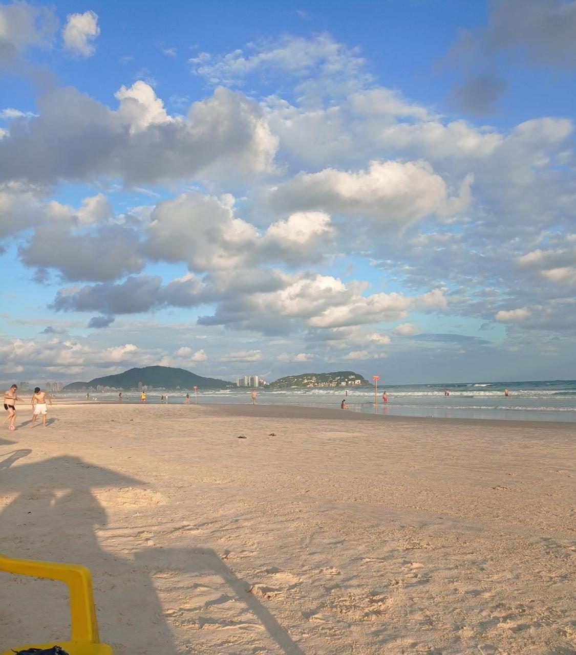 Apartamento Com Estacionamento, Wi-Fi, Ar Condicionado A 300 Metros Da Praia Da Enseada No Guaruja. 外观 照片
